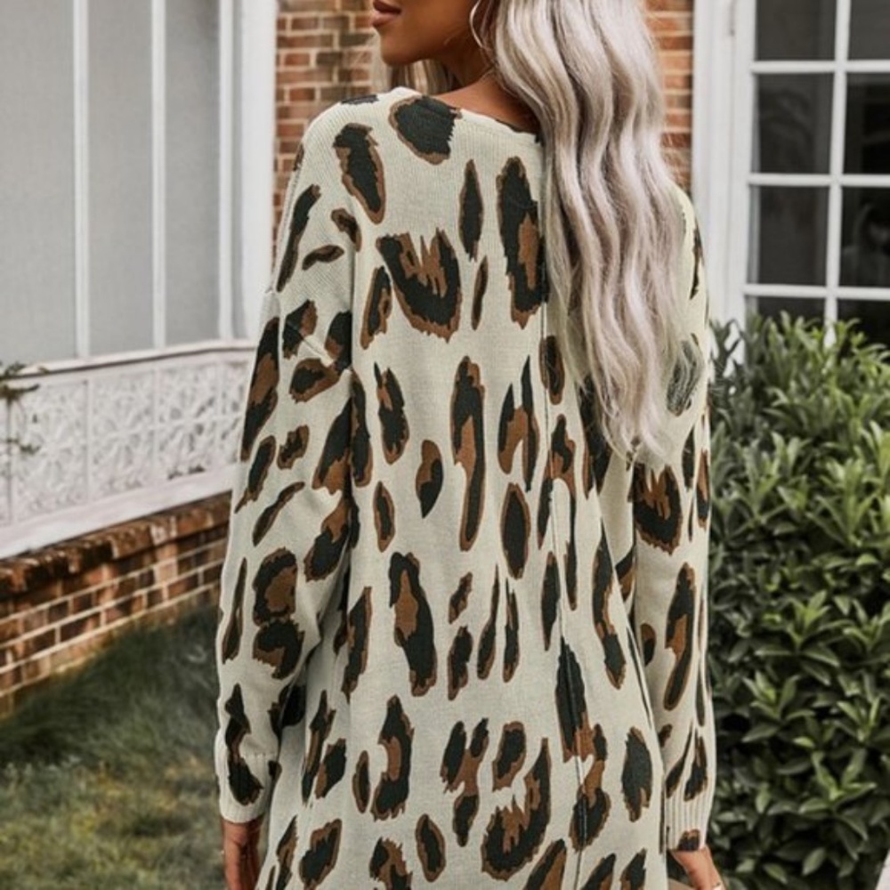V NECK Leopard print knit long sleeve tunic top - Picture 3 of 5
